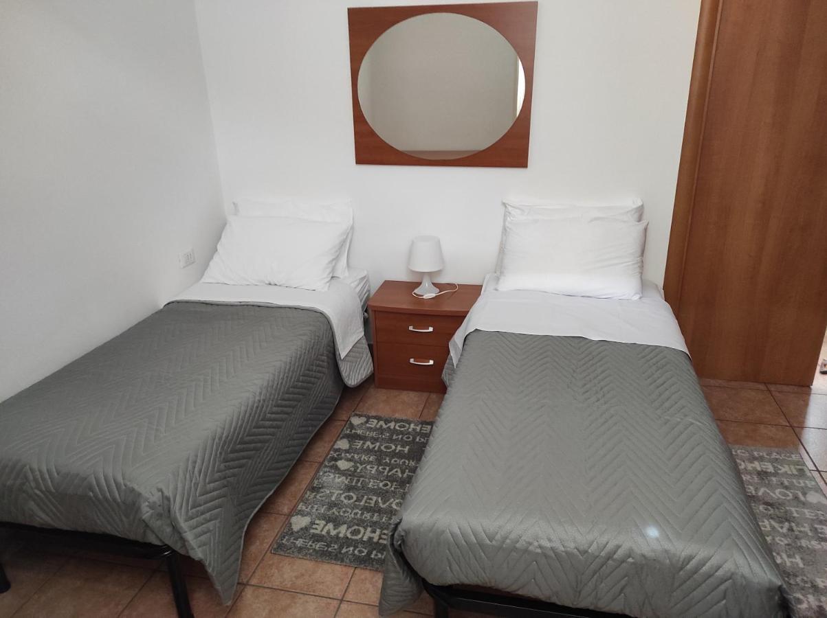 Casa Di Luca Apartment Lecco Bagian luar foto